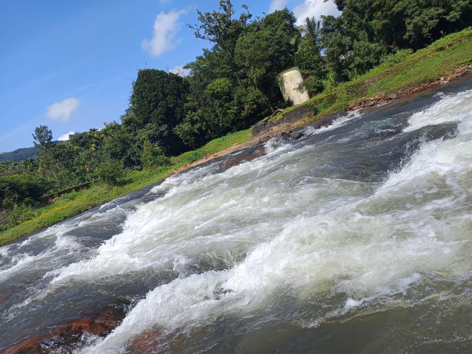 Kuruva Shoreline Wayanad Chegāt Екстериор снимка